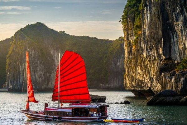 A Cruise Trip in Halong Bay